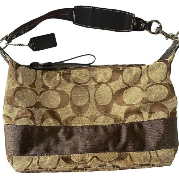 One of my first Coach bags. Lots of life still in it. - Picture 2 of 4